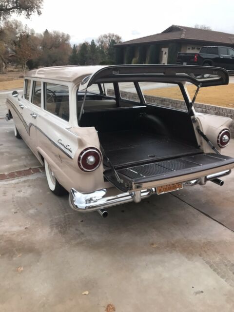 Ford Station Wagon 1957 image number 27