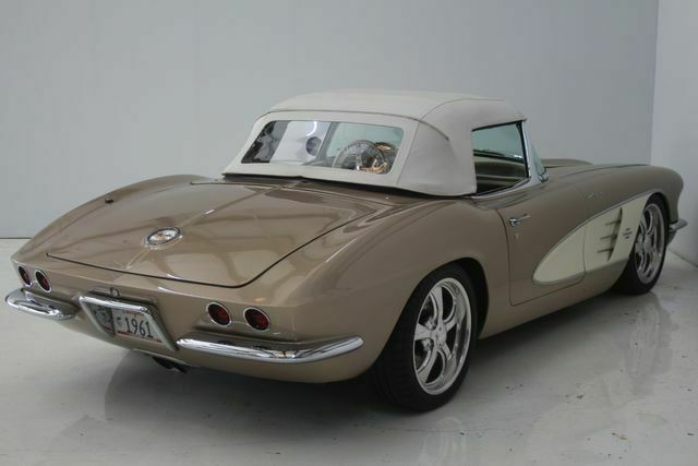 Chevrolet Corvette 1961 image number 42