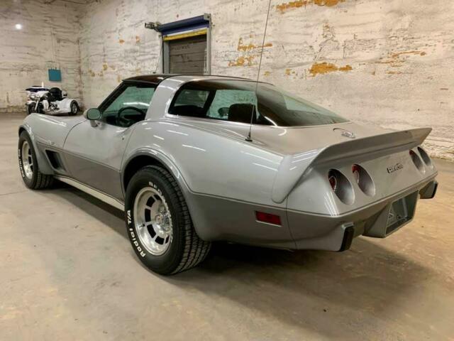 Chevrolet Corvette 1978 image number 2