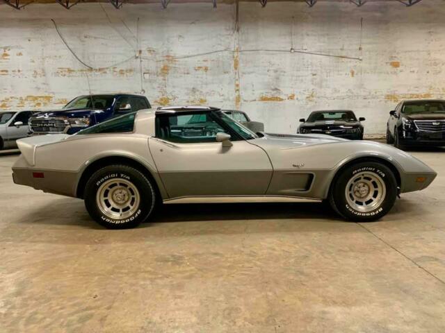 Chevrolet Corvette 1978 image number 23