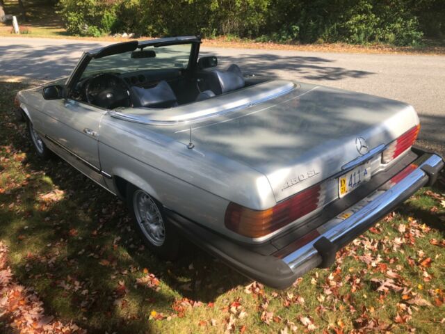 Mercedes-Benz SL-Class 1978 image number 40