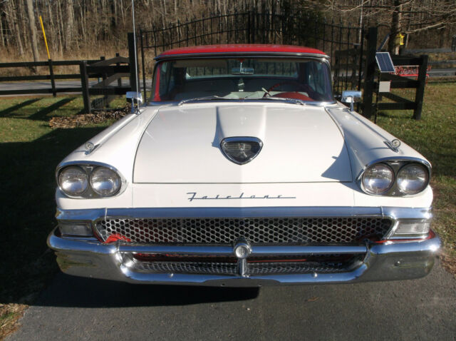 Ford Fairlane 1958 image number 9