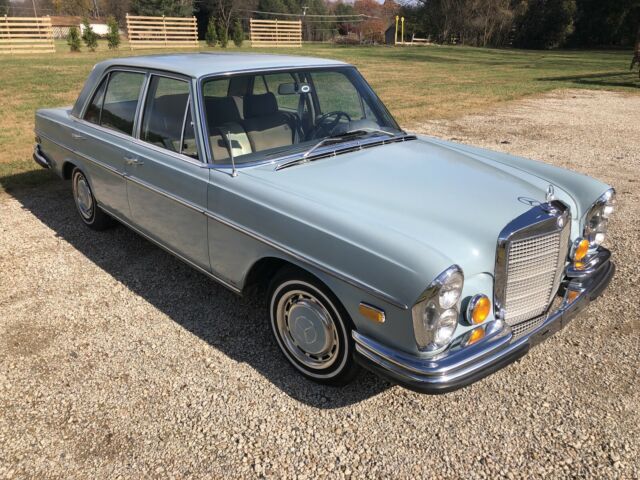 Mercedes-Benz 280 SE 1972 image number 0