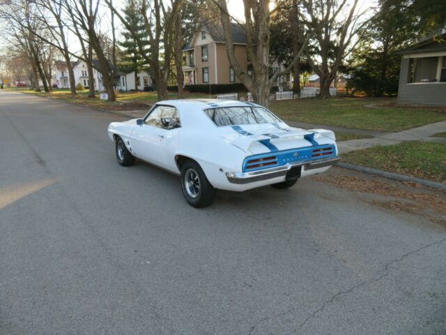 Pontiac Firebird 1969 image number 2