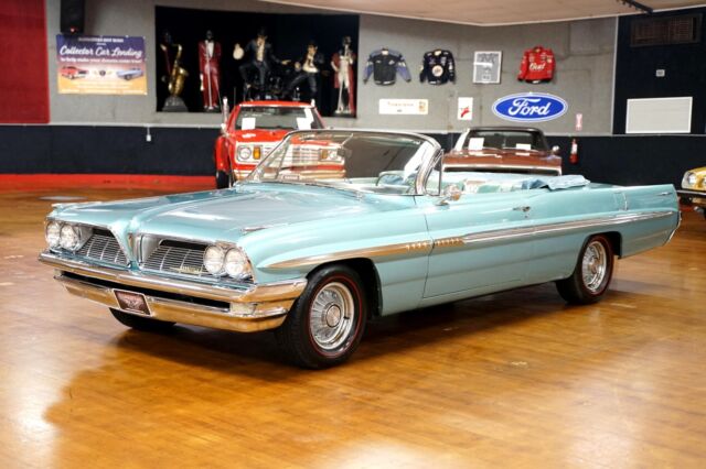 Pontiac Bonneville 1961 image number 1