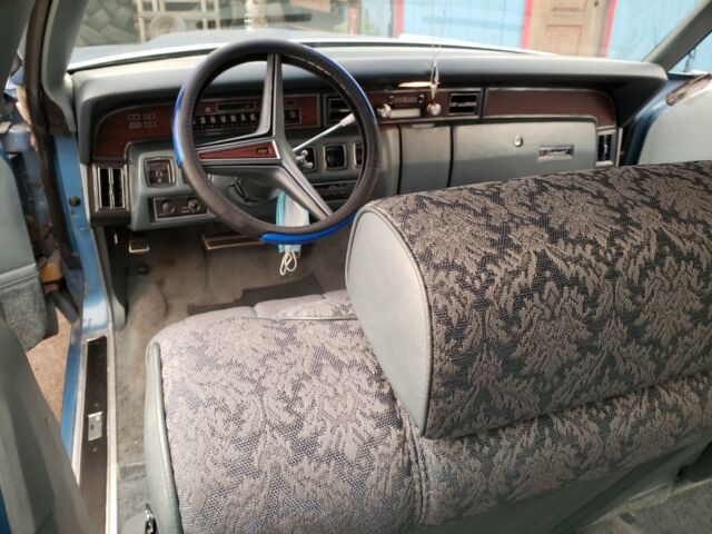 Lincoln Continental 1973 image number 16