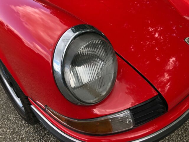 Porsche 911 1969 image number 2