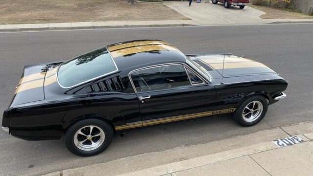 Ford Mustang Fastback 1965 image number 1