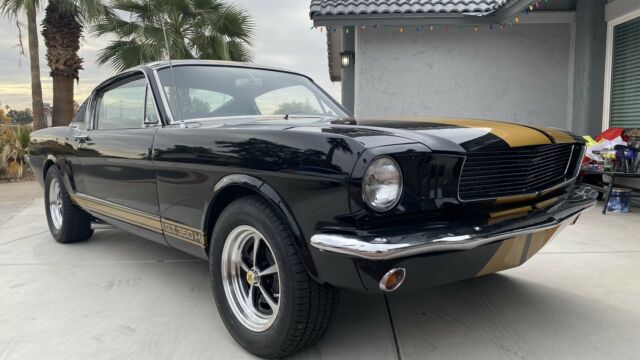 Ford Mustang Fastback 1965 image number 24