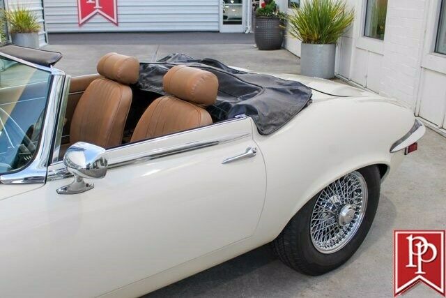 Jaguar E-Type 1974 image number 2