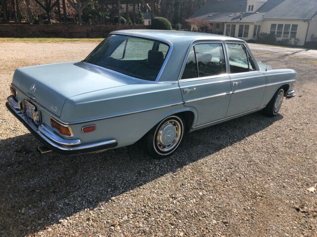 Mercedes-Benz 280 SE 1972 image number 11