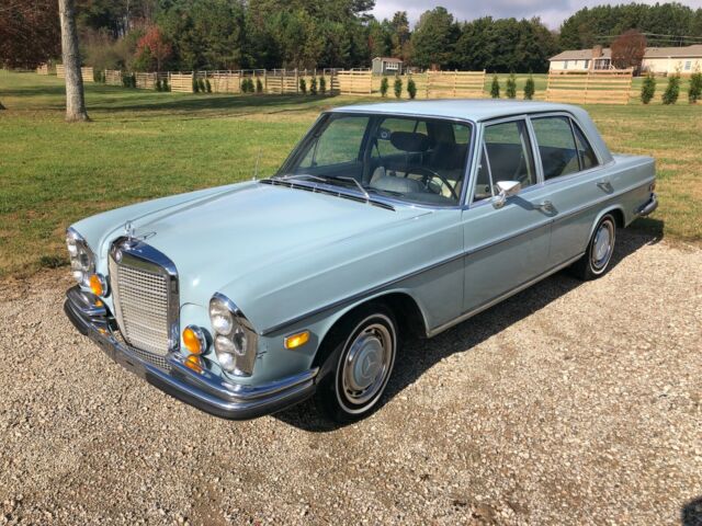 Mercedes-Benz 280 SE 1972 image number 27