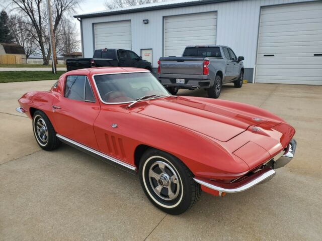 Chevrolet Corvette 1966 image number 29