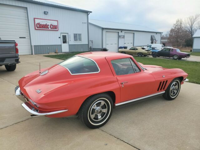 Chevrolet Corvette 1966 image number 31