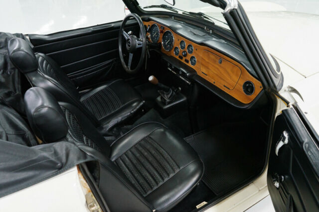 Triumph TR-6 1973 image number 26