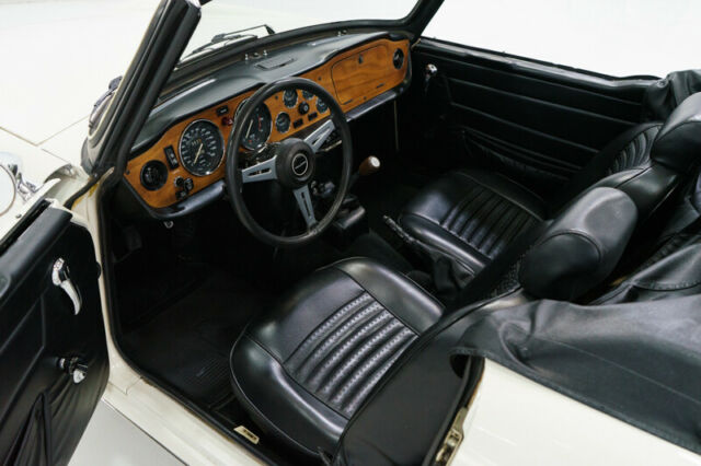 Triumph TR-6 1973 image number 6