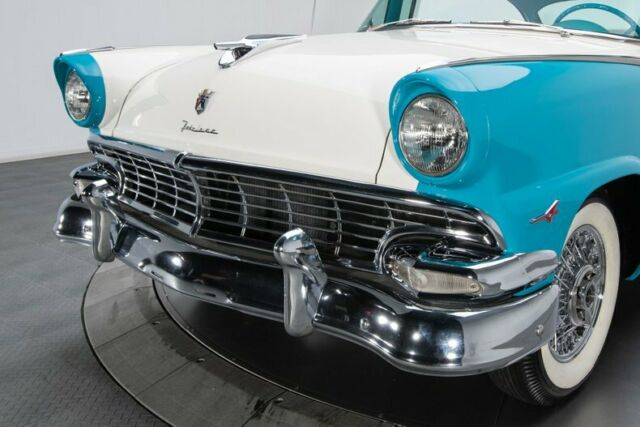 Ford Fairlane 1956 image number 10