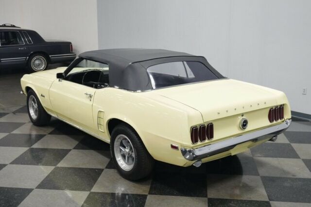 Ford Mustang 1969 image number 23