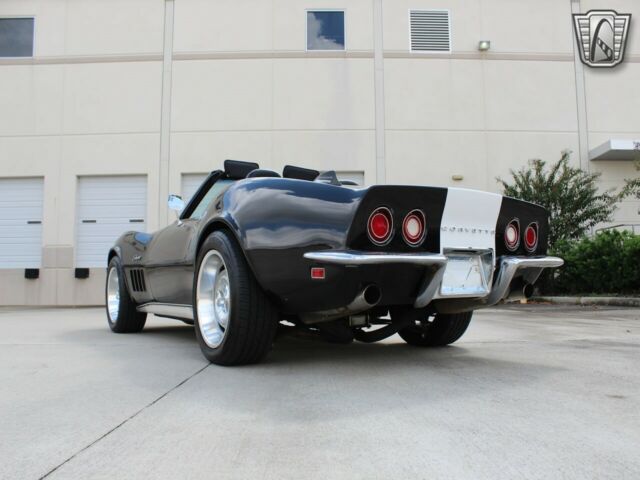 Chevrolet Corvette 1969 image number 10