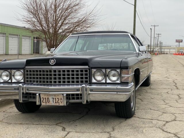 Cadillac Fleetwood 1974 image number 11