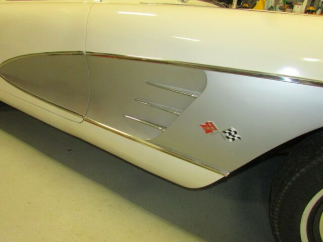 Chevrolet Corvette 1958 image number 35