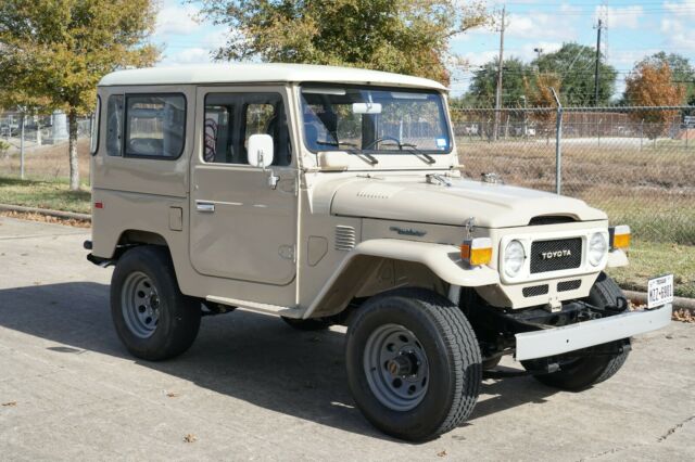 Toyota Land Cruiser 1979 image number 2