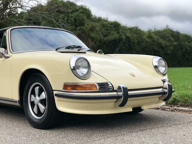 Porsche 911 1971 image number 16