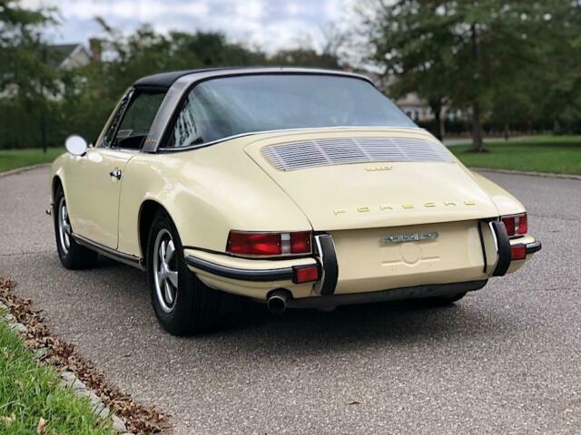 Porsche 911 1971 image number 31