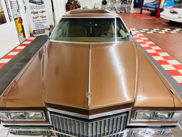 Cadillac DeVille 1975 image number 35