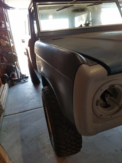 Ford Bronco 1971 image number 2