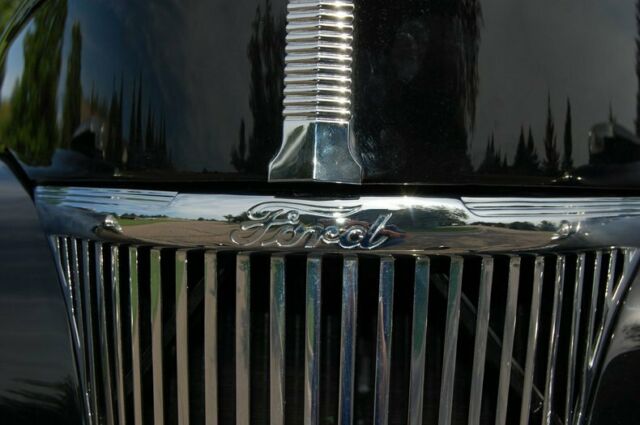 Ford Super Deluxe Convertible 1941 image number 21