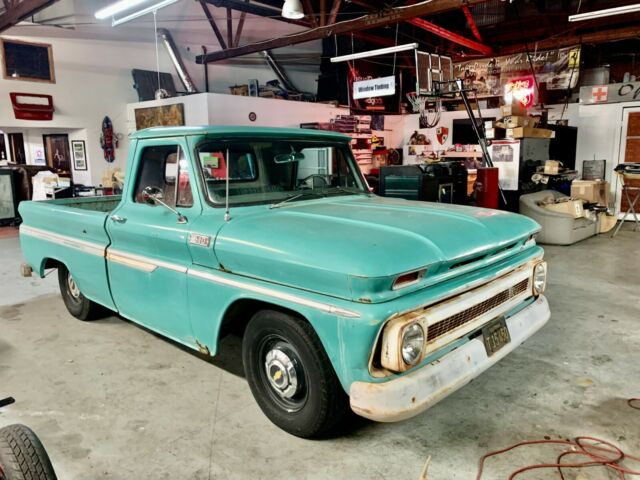 Chevrolet C-10 1965 image number 2