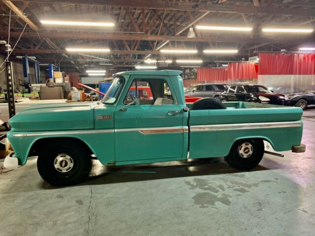 Chevrolet C-10 1965 image number 25