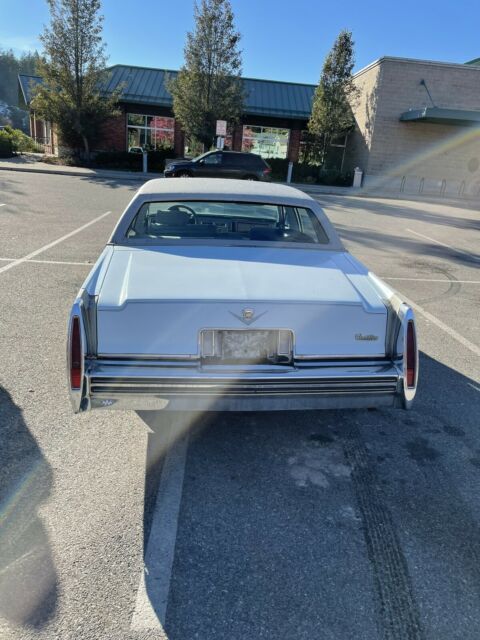 Cadillac De Ville 1978 image number 2