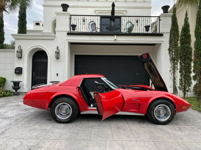 Chevrolet Corvette 1975 image number 13