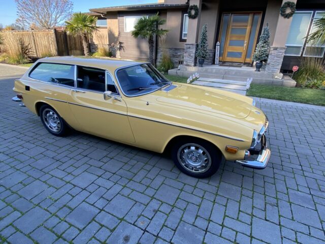 Volvo P 1800 ES 1973 image number 1