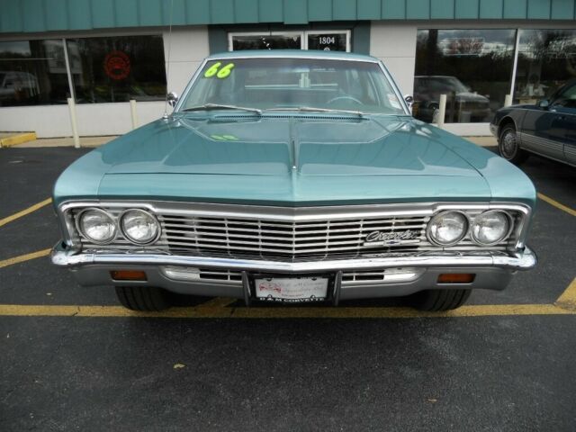 Chevrolet Impala 1966 image number 1