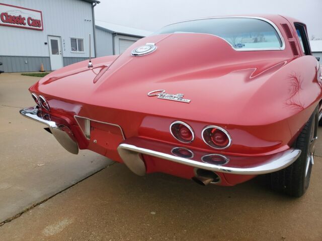 Chevrolet Corvette 1965 image number 10