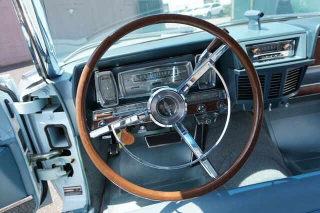 Lincoln Continental 1962 image number 18