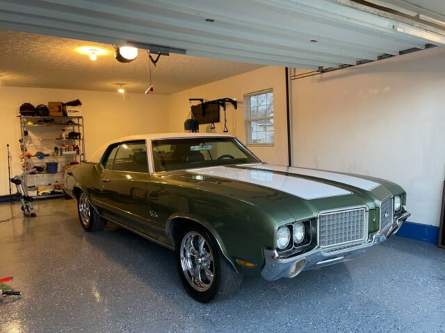 Oldsmobile Cutlass 1972 image number 0