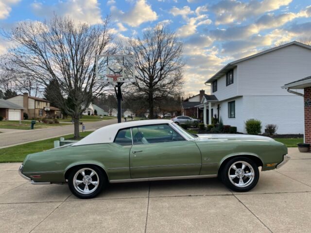 Oldsmobile Cutlass 1972 image number 2