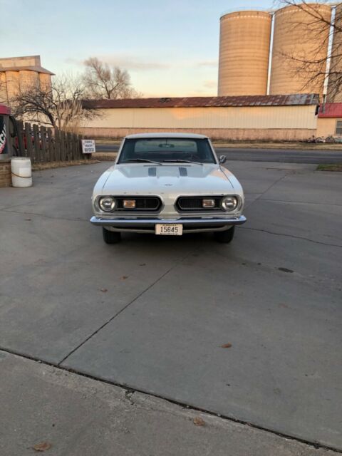 Plymouth Barracuda 1967 image number 1