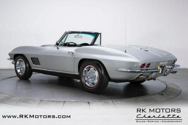 Chevrolet Corvette 1967 image number 10