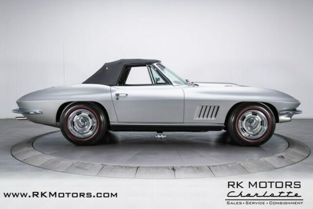 Chevrolet Corvette 1967 image number 13