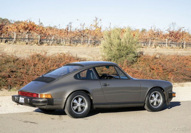 Porsche 911 1977 image number 28