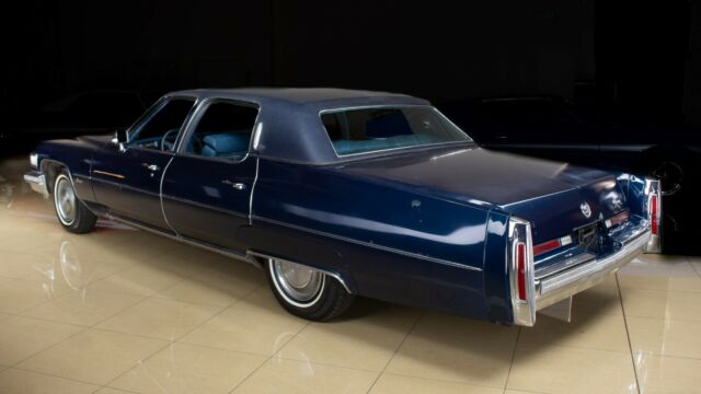 Cadillac Fleetwood 1975 image number 23