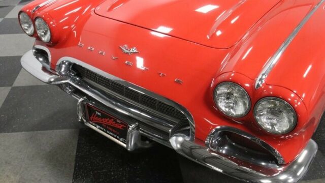 Chevrolet Corvette 1961 image number 22