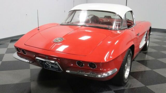 Chevrolet Corvette 1961 image number 36