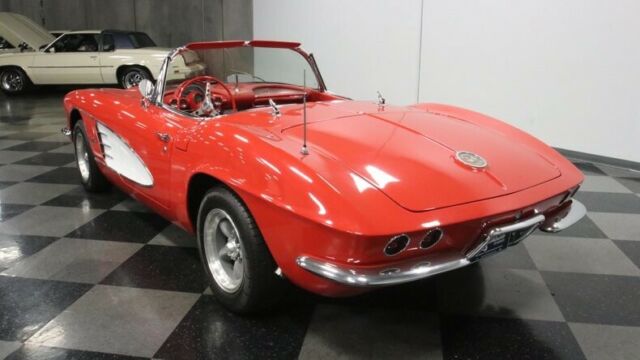 Chevrolet Corvette 1961 image number 9