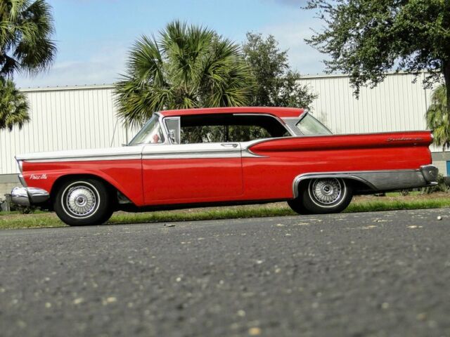 Ford Fairlane 1959 image number 28